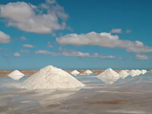 Works: Salt works at the salt marshes of Sabkhat Tazra