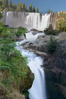 Salto: Salto del Laja - del Laja waterfall in summer in