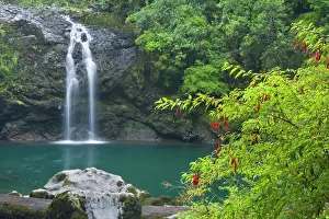 Salto: Salto de la Princesa - Princess Falls and laguna