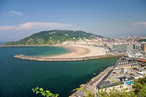 Playa: San Sebastian, Spain. The Basque city of