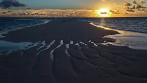200722: Sand bank at sunset, Gangehi Island, Ari Atoll