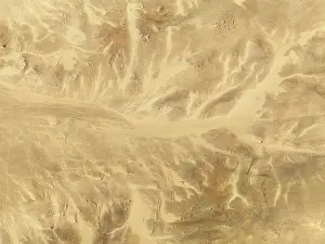 Thomas Dressler: Sand patterns caused by continuous wind