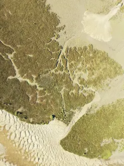 Tide: Sandy drifts at low tide at the Lago de la Gaviota