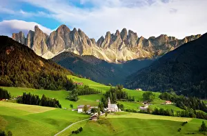 Sant: Santa Magdalena and The Dolomites in Val