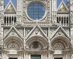 Landmarks: Scenery around Siena Cathedral in Siena, Italy
