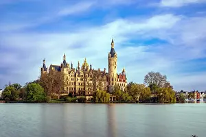 Style: Schwerin Palace, Seat of the Parliament of Mecklenburg-Weste