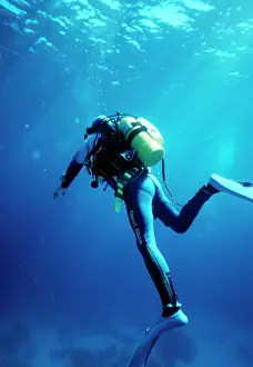 Attacks: Scuba Diver - with shark POD (emits shark repellent