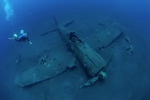 Model: Scuba diver and wreck of airplane Zero A6M2b-Model 21, ni822
