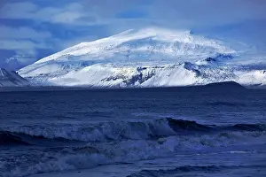 Stratovolcano: Sea and glacier Sn~fellsjnkull, Langaholt, Sn~fellsnes