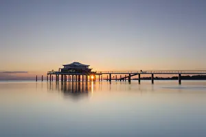 Strand: Seabridge with restaurant at sunrise - Timmendorfer