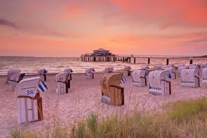 Pier: Seabridge with restaurant at sunrise - Timmendorfer