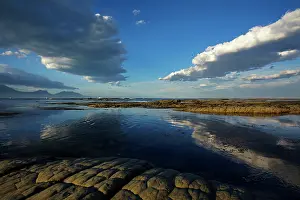 Kaikoura: Seaward Kaikoura Ranges and clouds reflected