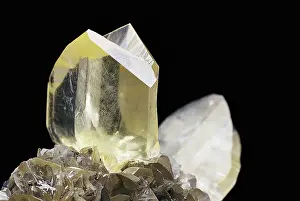 Fluorescent: Selenite