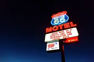 Neon: Seligman, U.S. Route 66 (US 66 or Route 66), Arizona