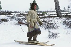 Skiing: Selkup-hunter - Traditional hunting gear of a Selkup