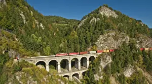 Viaduct: Semmering Railway runs via Krauselklause viaduct
