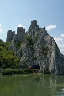 Truck: Serbia, Danube River between Smederevo &