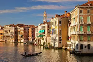 Venetian: Setting sunlight on the buildings along