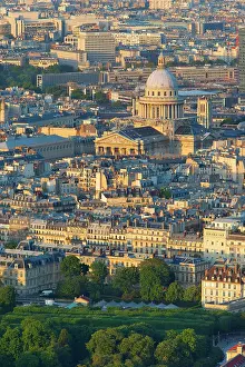 Jardin: Setting sunlight over the Pantheon and the