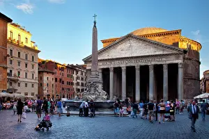 Piazza: Setting sunlight on the Pantheon, Rome Lazio