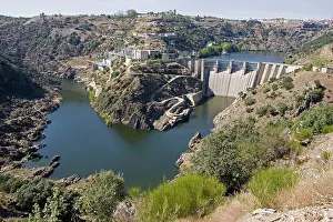 Hydroelectric: Shared hydroelectric EDPdam at Miranda on Rio Doura