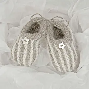 Tissue: Shoes - pair of newborn baby booties - in tissue paper