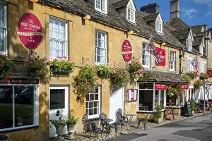 Shops: Shops and cafes in Stow-on-the-Wold, the Cotswolds