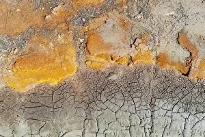 Mines: Detail at the shore of the RA-o Tinto (Red river)