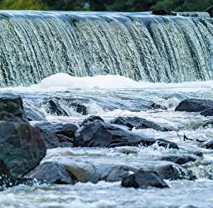 Sluice: Detail of the Siegburg Weir in the River Sieg, Siegburg