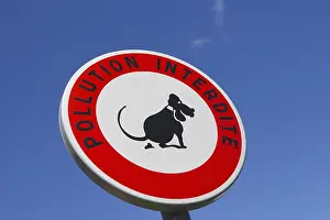 Signs: Sign banning dog droppings France