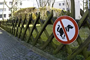 Signs: Sign prohibiting dogs defections Berlin