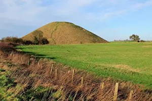 Memorial: Silbury Hill neolithic site Wiltshire, England