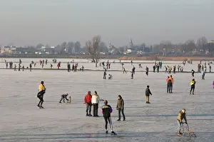 Skating: Skating - On the frozen foreland of the river Zwartewater