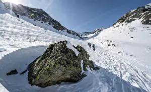 Ascend: Ski tourers climbing the Sulzkogel, Kahtai, Stubai