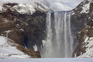 Skogafoss: Skogafoss Waterfall (63m high) in winter