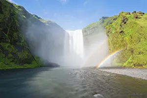 Skoga: Skogafoss waterfall with a rainbow - Iceland