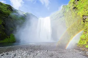 Skoga: Skogafoss waterfall with a rainbow - Iceland