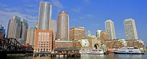 Rises: Skyline, Rowes Wharf, waterfront, Boston, Massachusetts