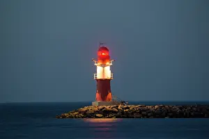 241121: Small lighthouse in Warnemuende - Mecklenburg Western