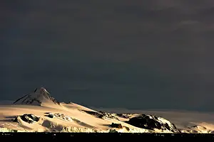 Renato Granieri: Snow-capped Mountains at dawn