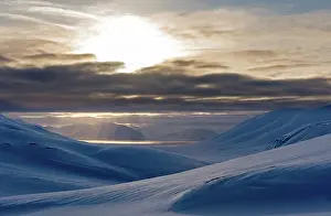 Longyearbyen: Snow Dunes at dusk