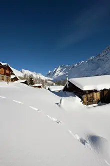 Alpe: snowed in alpe alm building Guggistafel