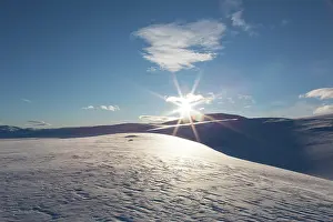 Sunndalsfjella: Snowy mountain landscape - Dovrefjell-Sunndalsfjella