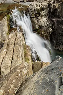 Sergio Arias: Soaso waterfall in Arazas river