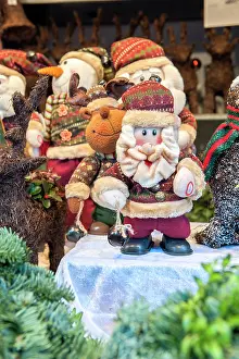 Snowman: Soft goods decorations of Santa and snowman