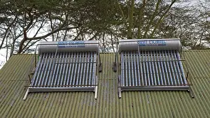 Evacuated: Solar thermal hot water system with storage tank