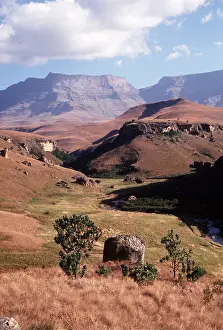 Castles: SOUTH AFRICA - Drakensberg Mountains