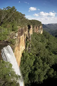 Falling: Southern Highlands, Fitzroy Falls, Morton