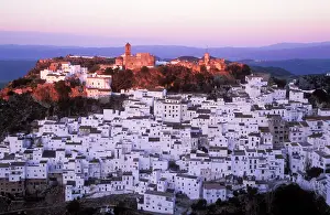 Casares: SPAIN - the White town' of Casares, spectacularly