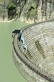 Energy: Spitallamm arch gravity dam on the Grimselsee re